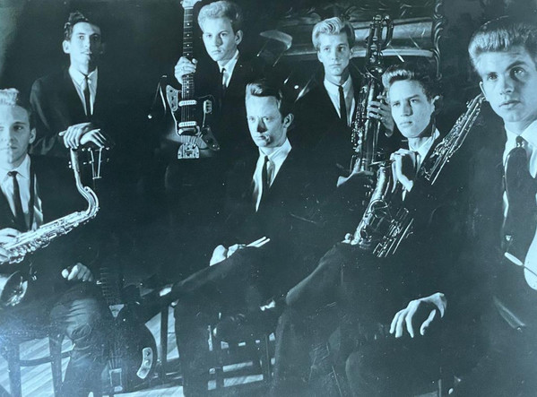 Cinnamon Cinder house band The Pastel 6